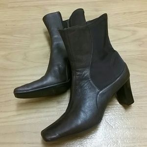 Liz Claiborne Flex brown boot